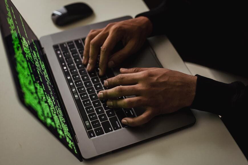 Assicurazione Cyber Risk per attacchi informatici e attacchi hacker